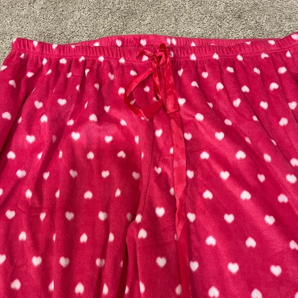 Gabriella by 10W Apparel Heart Patterned Pajama Pants - Picture 3 of 7
